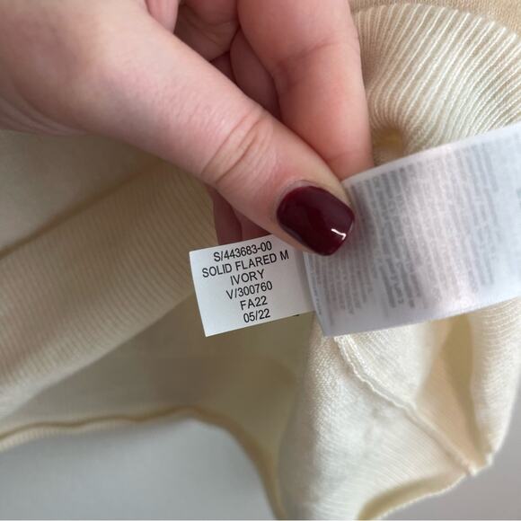 Banana Republic Adoro Merino Wool Mock Neck Sweater in Ivory M - Picture 8 of 8